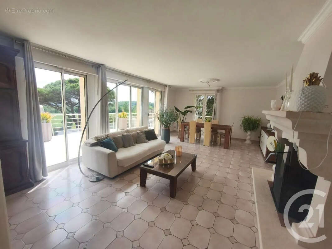 Maison à COLAYRAC-SAINT-CIRQ