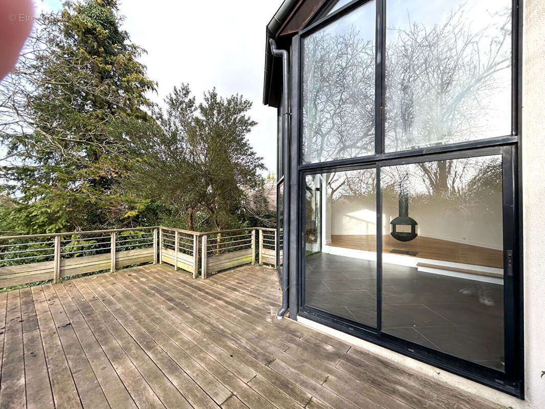 Maison à L'HAY-LES-ROSES