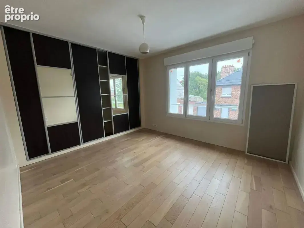  Superbe maison familiale de 156 m² – 3 chambres, jardin, 2 grands garages - photo 9