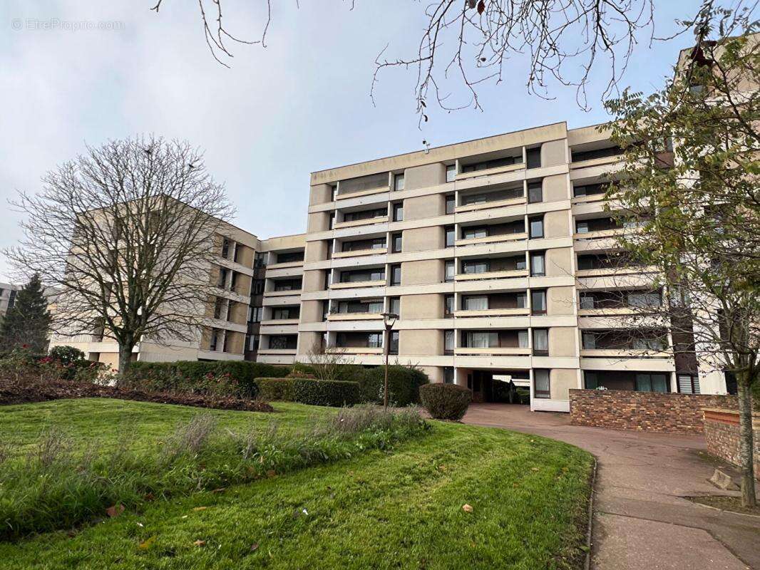 Appartement à ELANCOURT