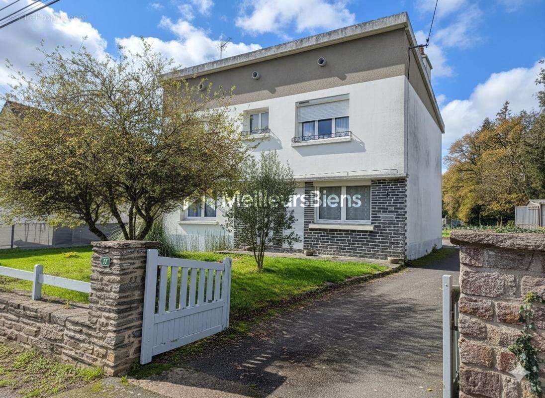 Maison familiale au cœur de Porcaro - 4/5 chambres - 1285 m² terrain - photo 3