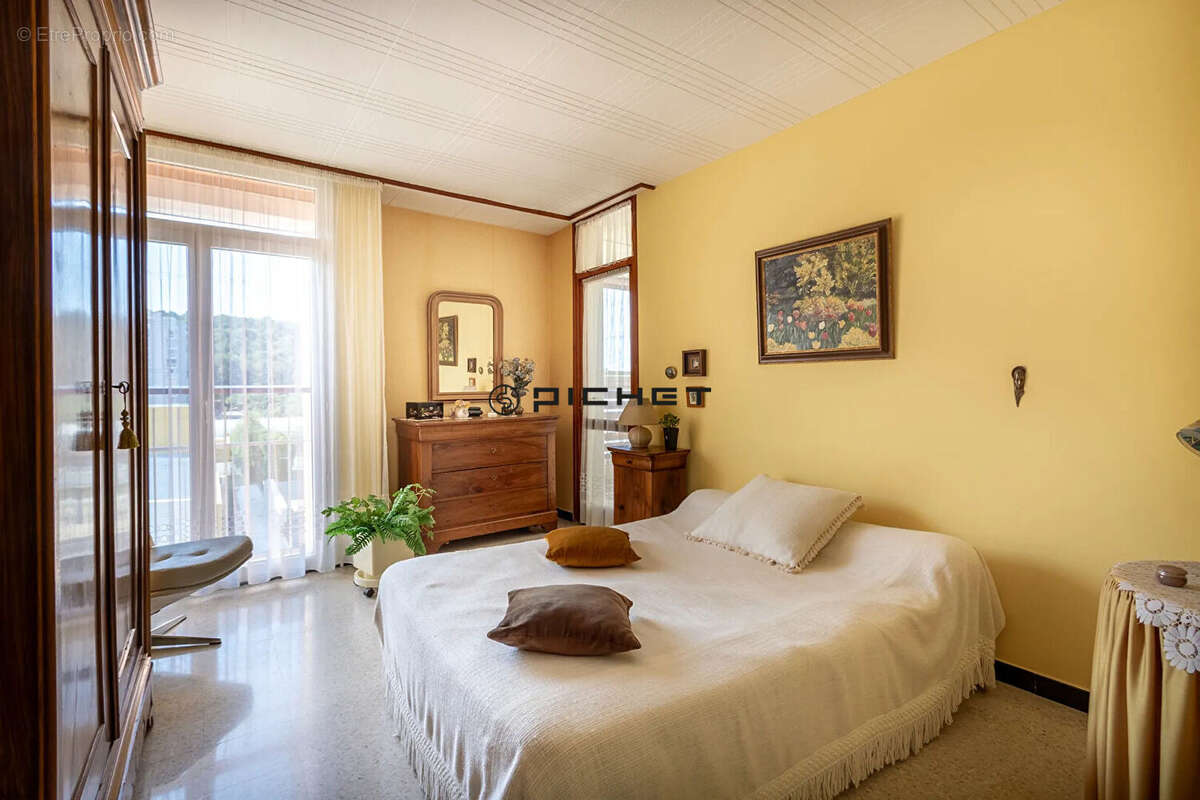 Appartement à LA VALETTE-DU-VAR