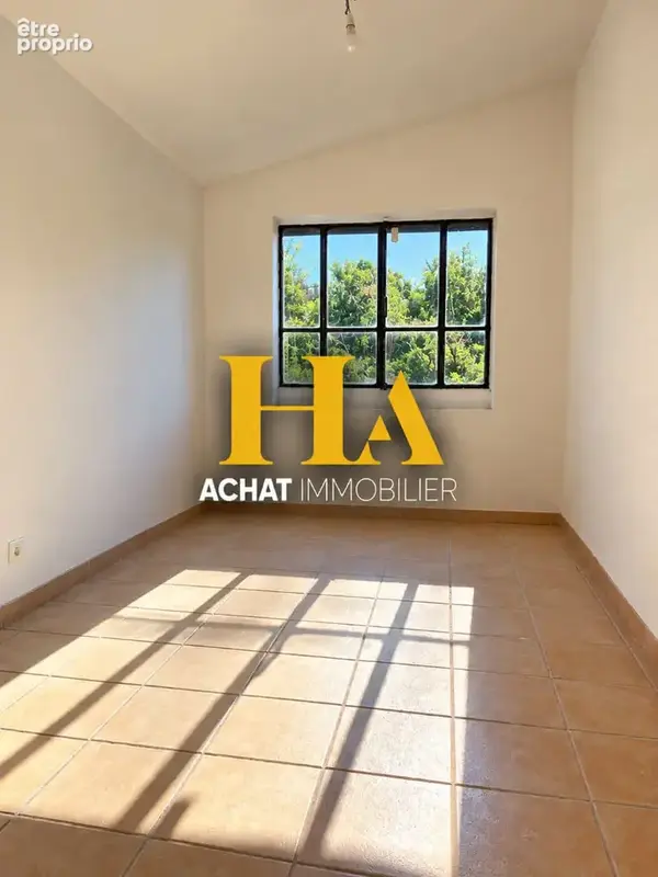 A VENDRE - LAROQUE (34190) - Maison de ville en 1er ligne de rivière - 5 pièces, 113 m², terrain 2 400 m². - photo 9