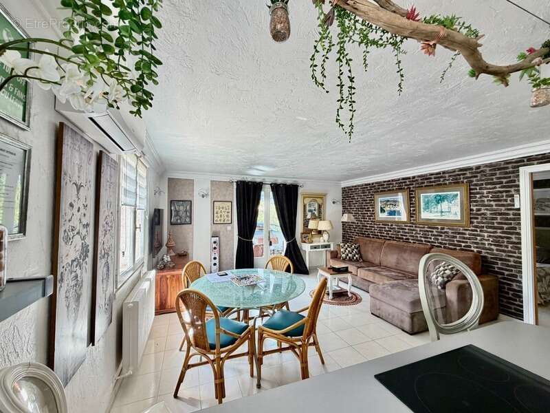 PEYMEINADE – Villa 189 m² avec appartement indépendant, piscine et jardin** - photo 18