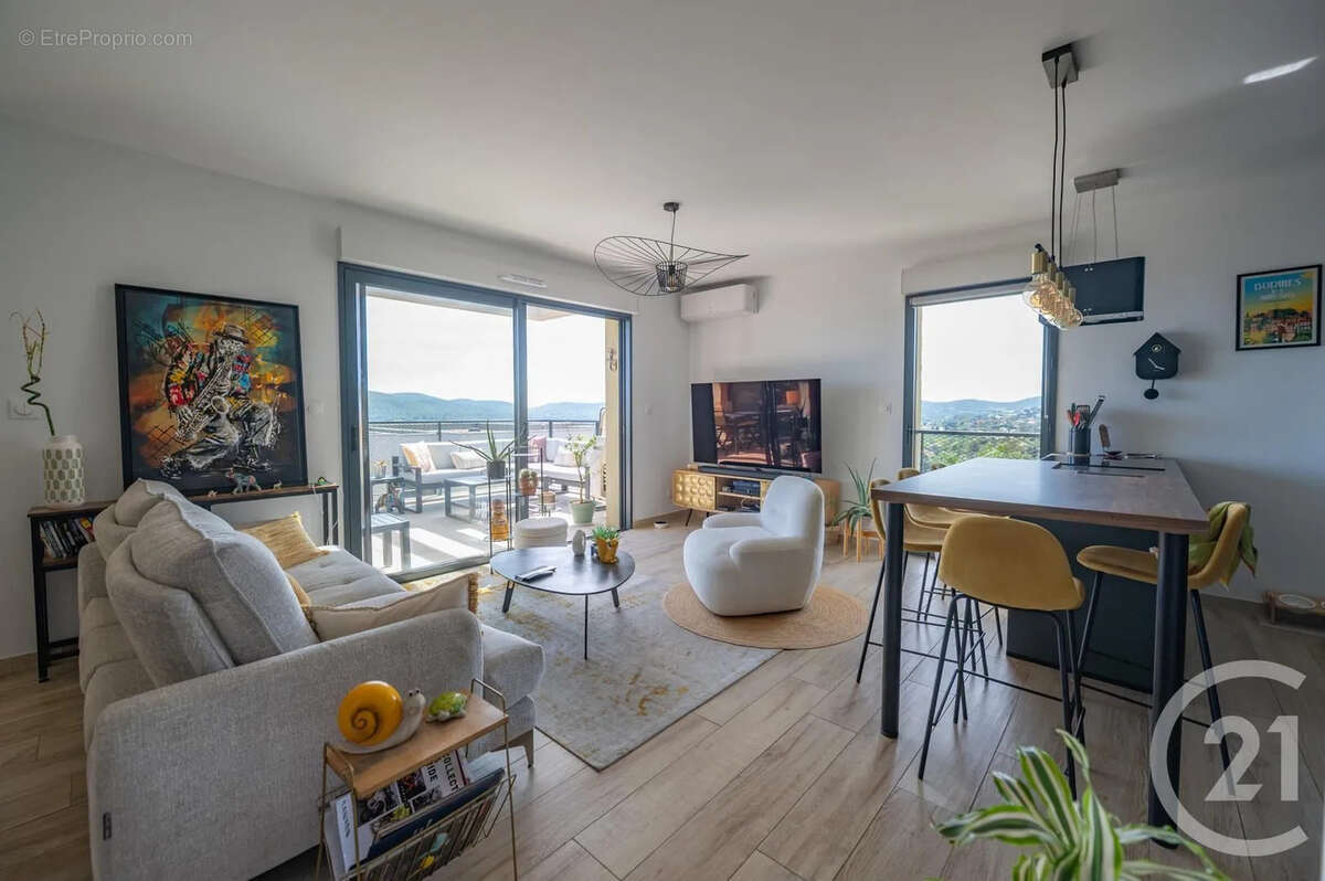 Appartement à BORMES-LES-MIMOSAS