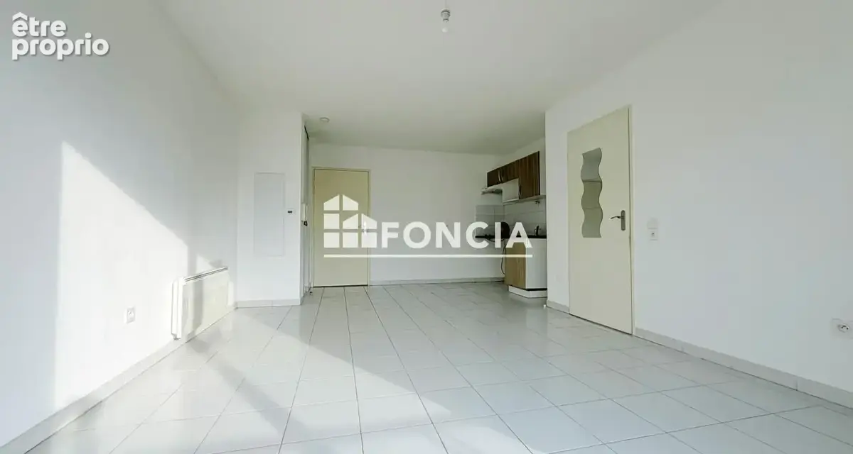 T2 / 3éme etage/ ascenseur/ parking - photo 2