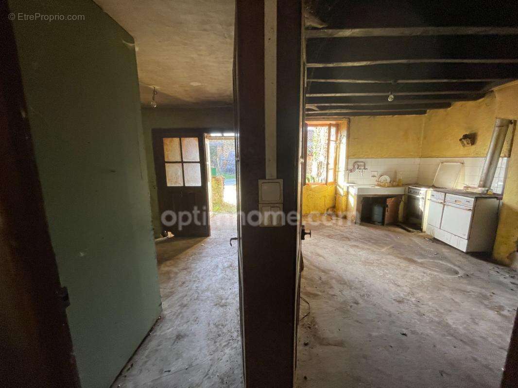 Charmante maison 70 m2 à rénover  avec grange et jardin - photo 6