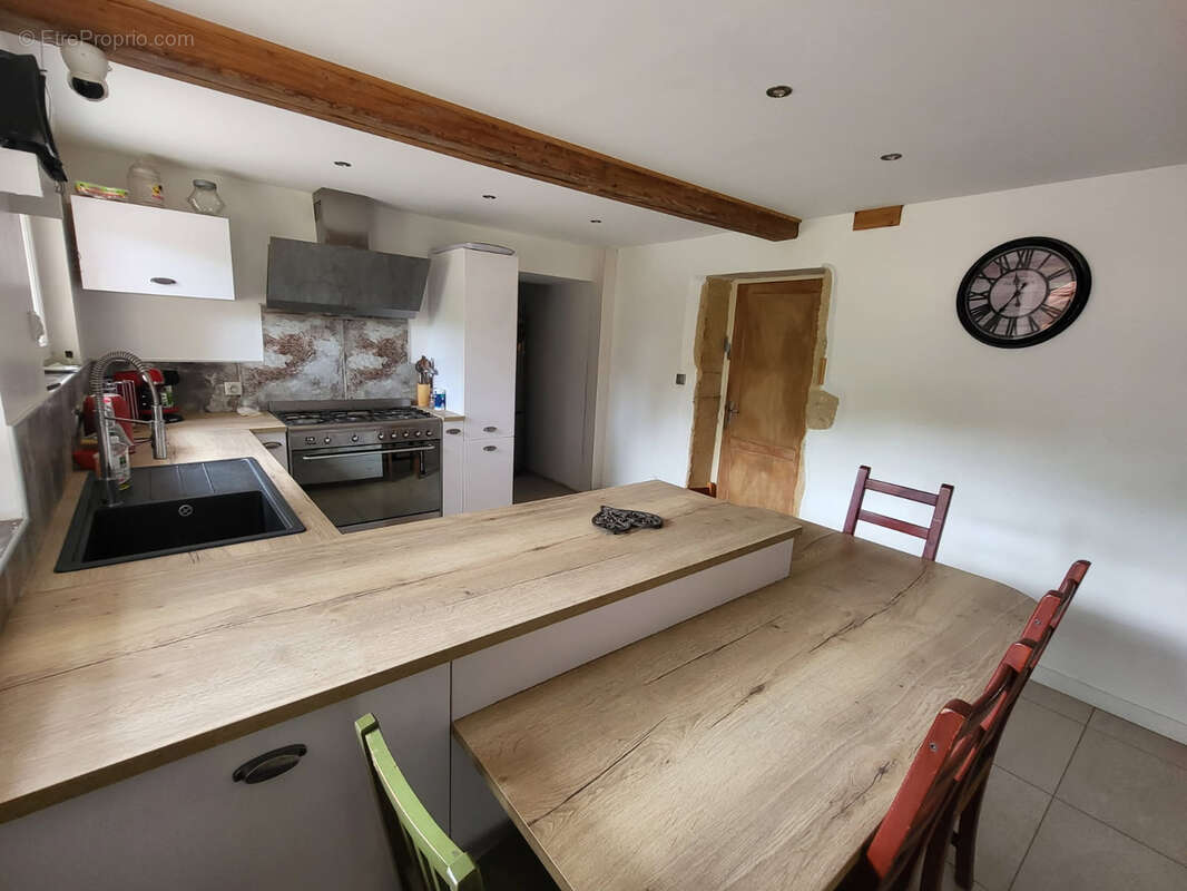 Maison à SAINT-DENIS-DE-CABANNE