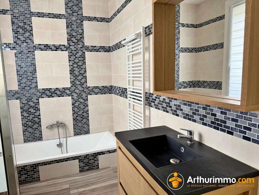 Maison à IVRY-LA-BATAILLE