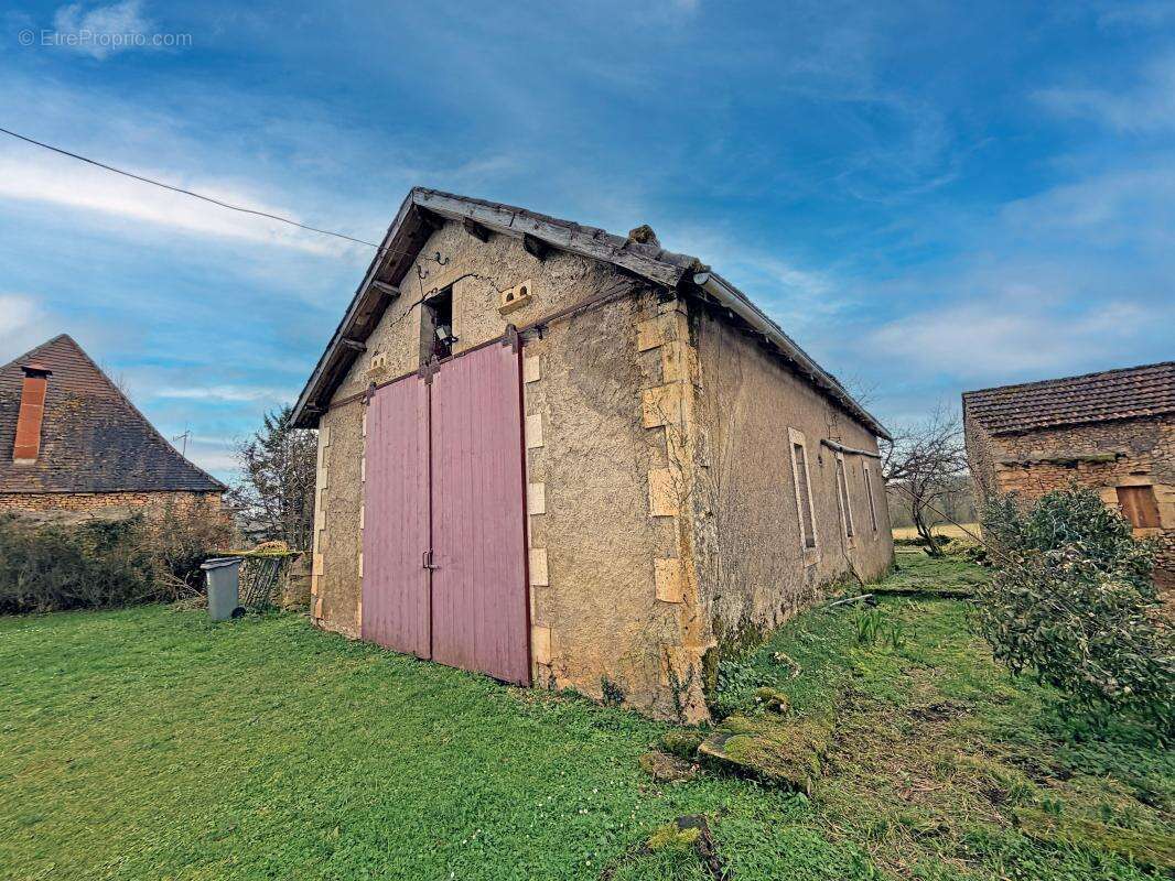 Maison à SAINTE-FOY-DE-LONGAS