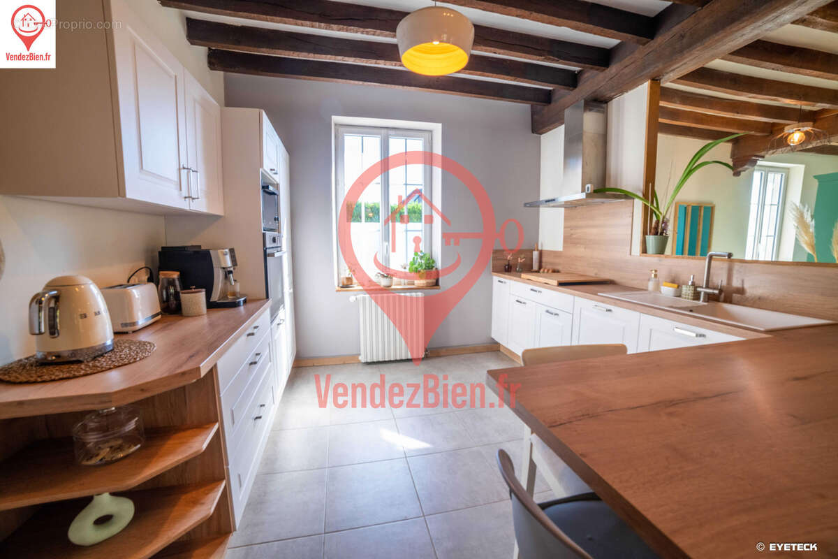 Maison à NEUVY-EN-SULLIAS