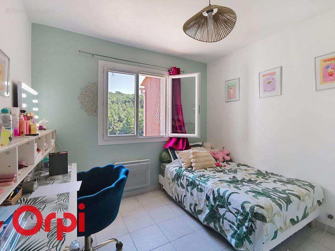 La Madrague - Saint Cyr sur mer - Maison À Vendre avec T2 - Plage à pied - Terrasses - photo 8