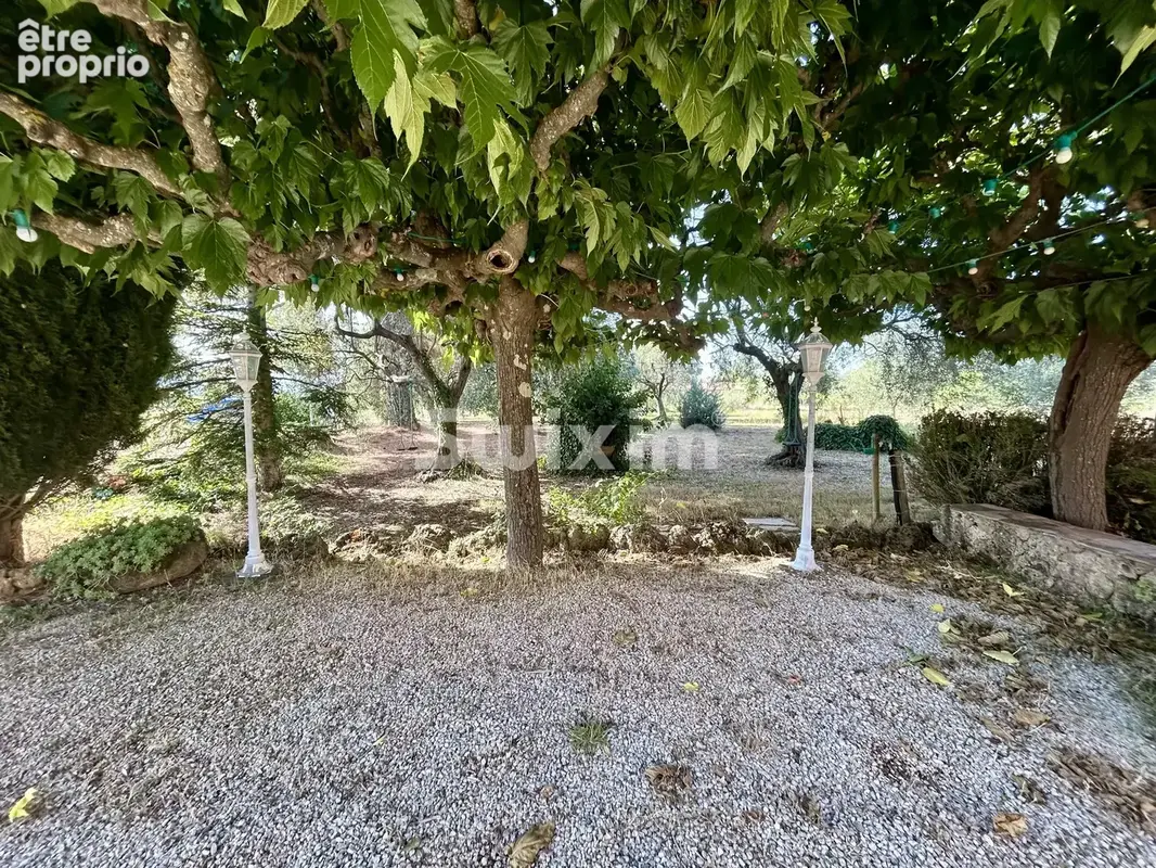 Superbe bastide en pierre de 500 m² à La Motte - photo 9