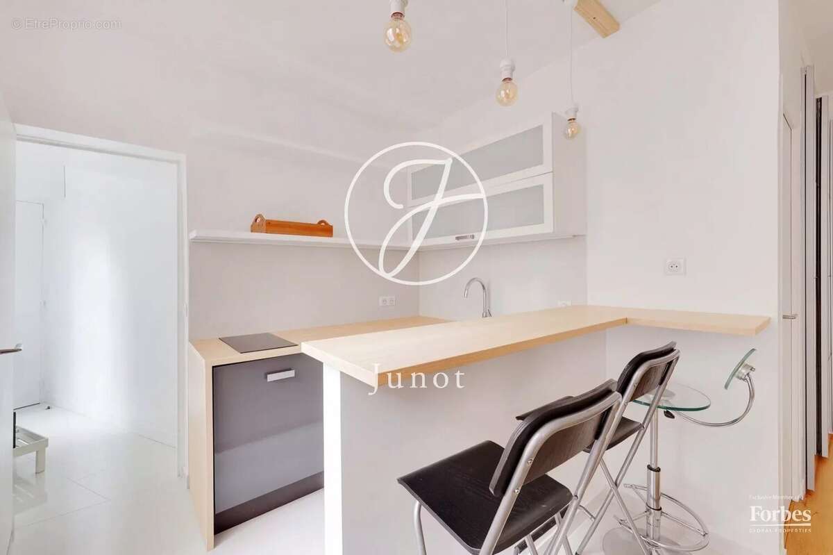 Appartement à PARIS-7E