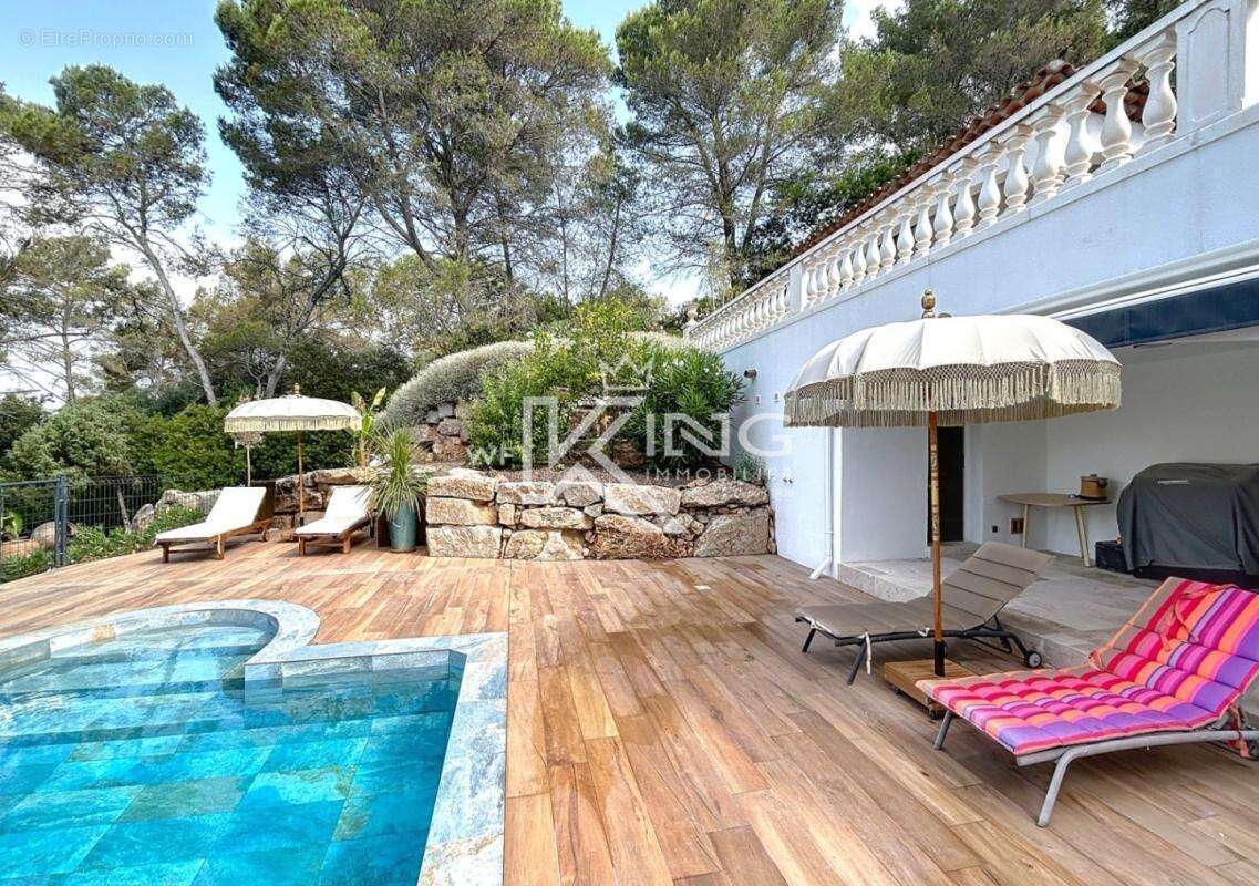 Maison à PUGET-SUR-ARGENS