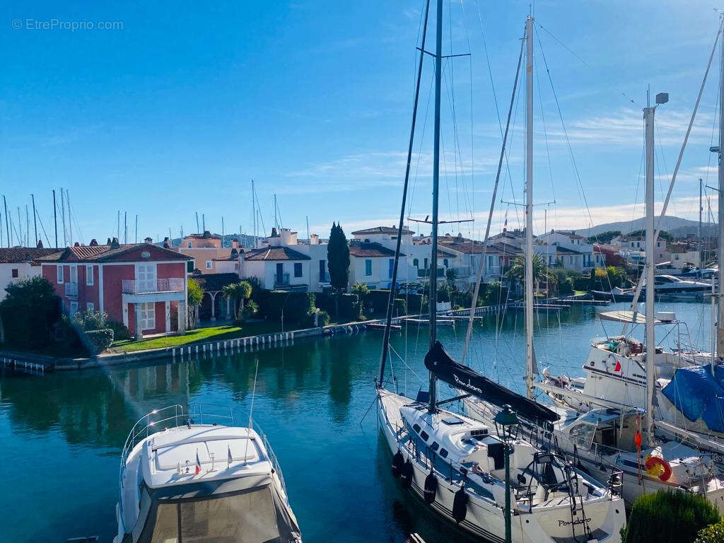 Appartement à GRIMAUD