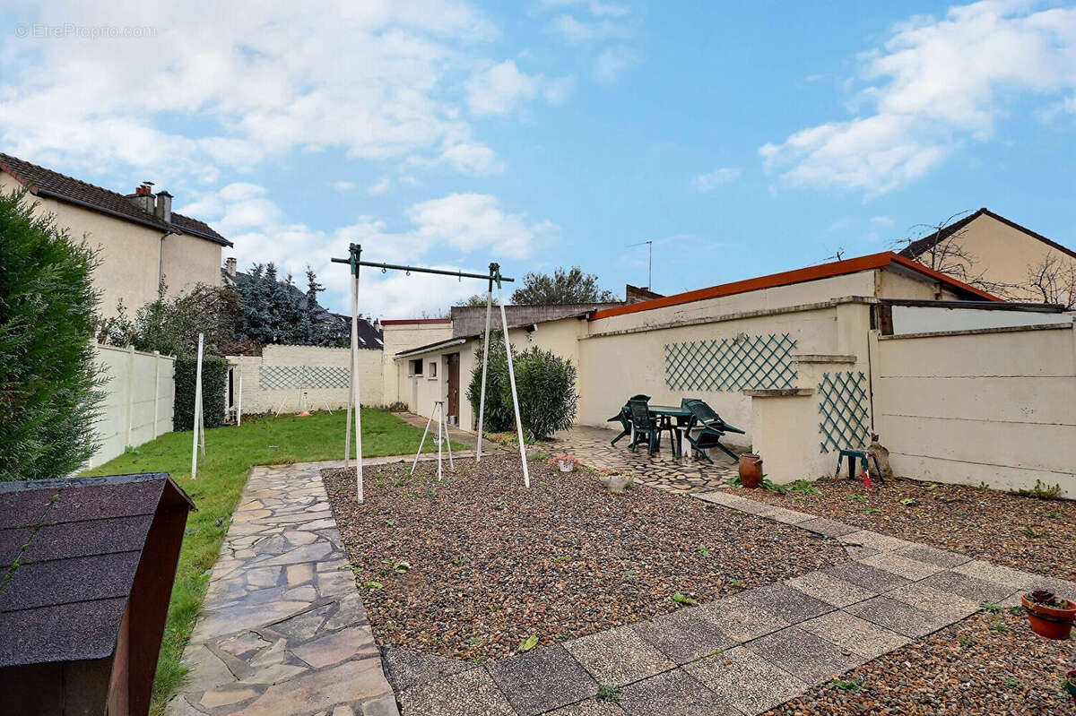 Maison à LE BLANC-MESNIL