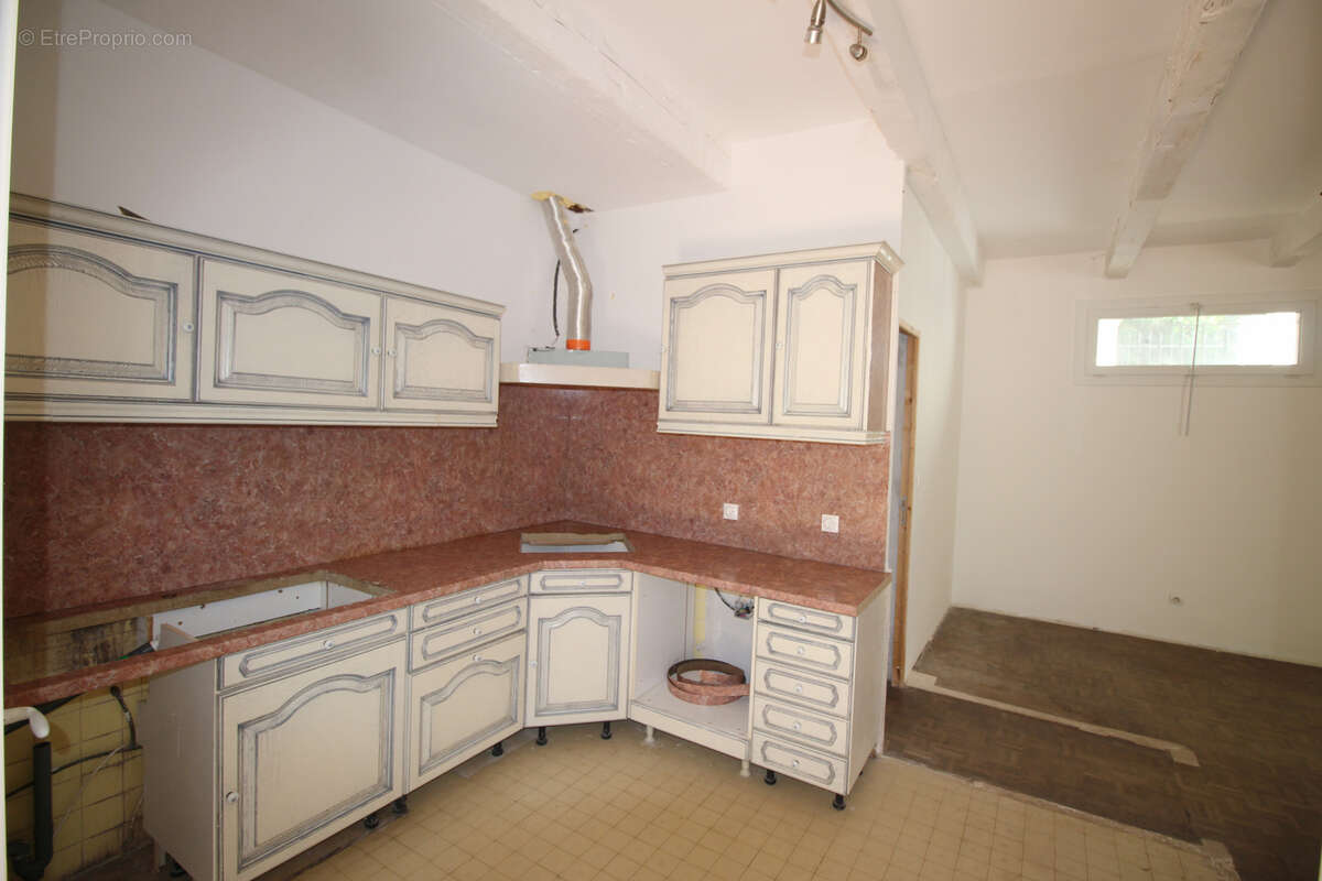 Appartement à MEOUNES-LES-MONTRIEUX