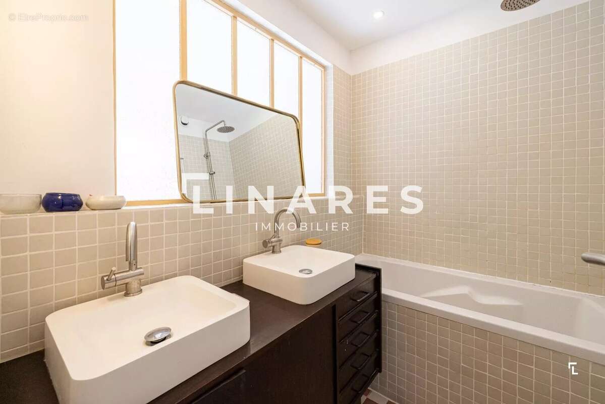 Appartement à MARSEILLE-7E