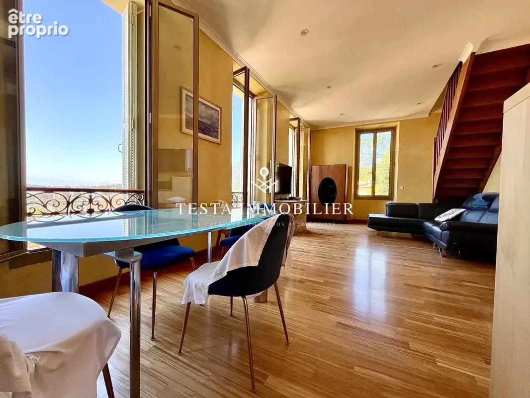 Menton Terres Chaudes - Dernier étage d'une maison de maître - Appartement duplex de 145 m2 (92 m2 loi carrez) - photo 11