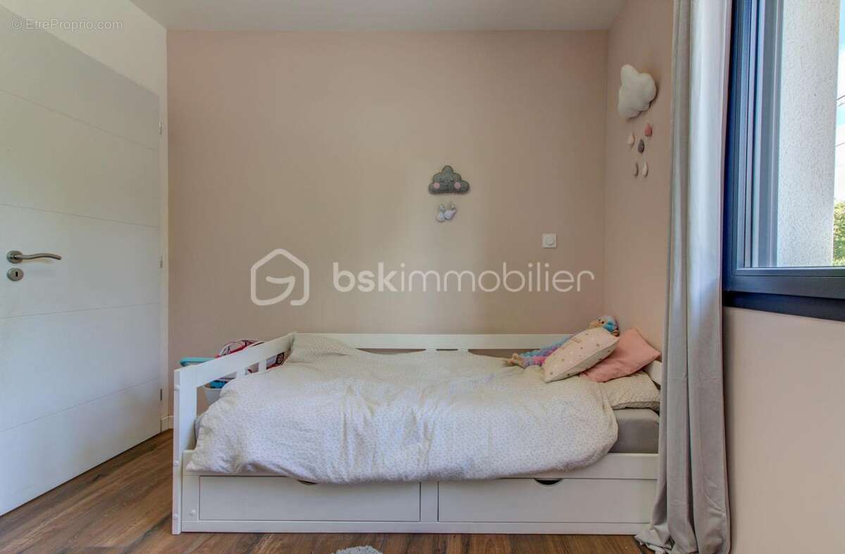 Maison à MONTELIMAR