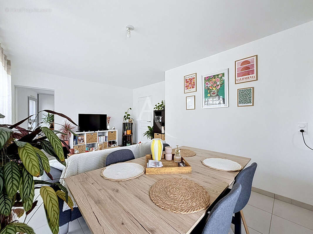 Appartement Angers 3 pièce(s) 61.68 m2 - photo 2