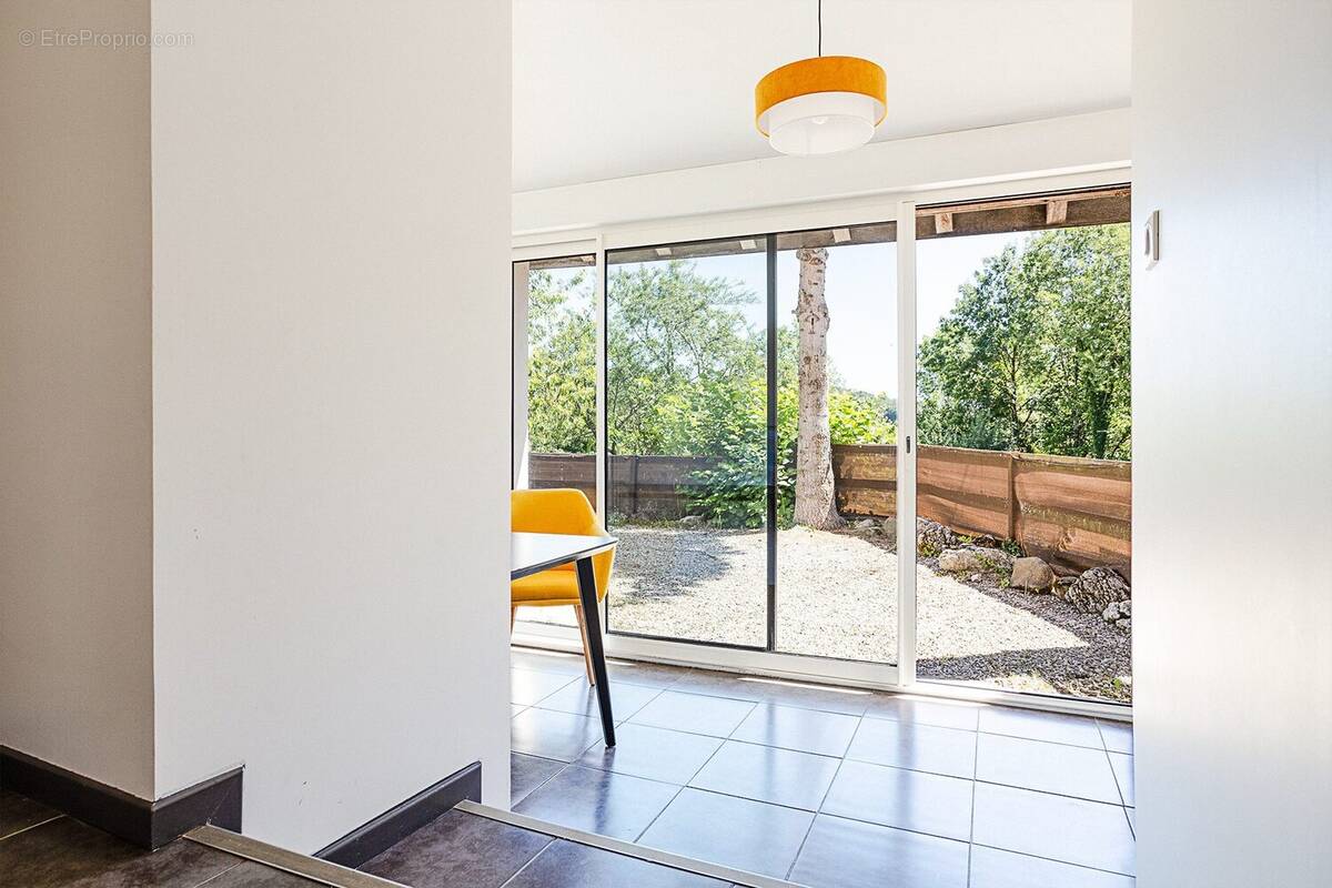 Appartement à PRINGY