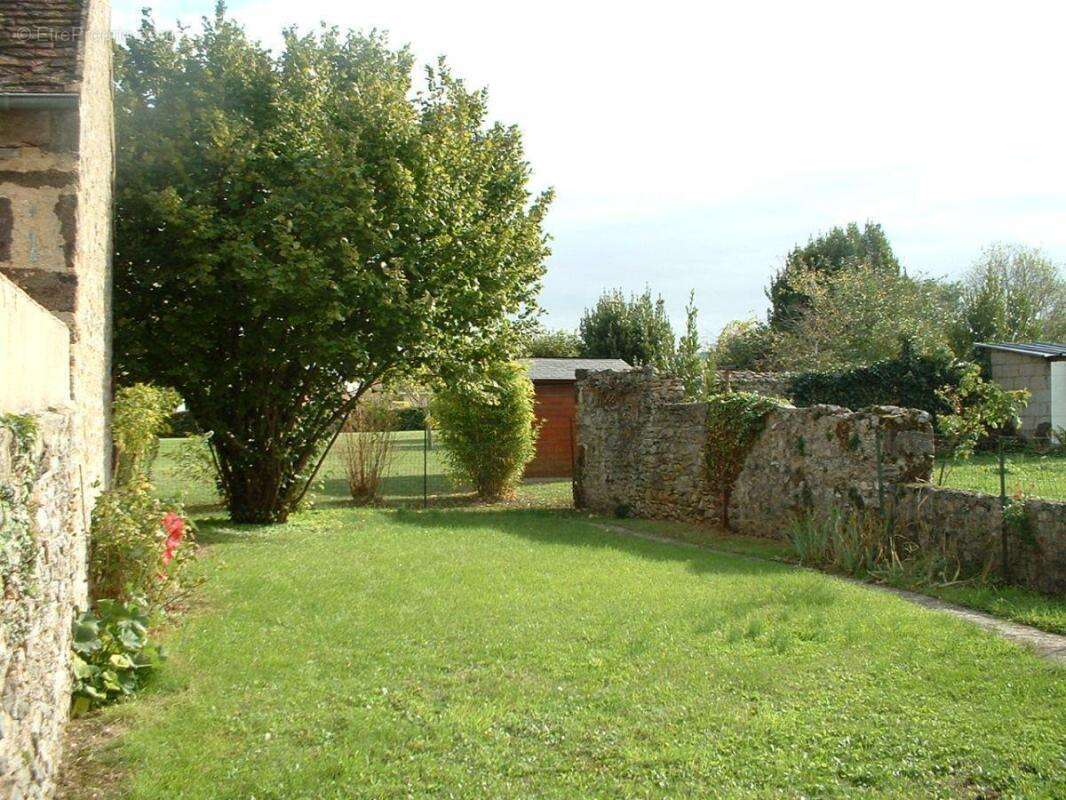 Maison 40 m² à Saint-Aubin-De-Locquenay  - photo 3