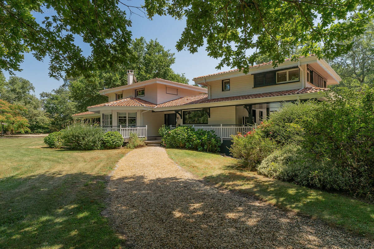 Maison à SALLES