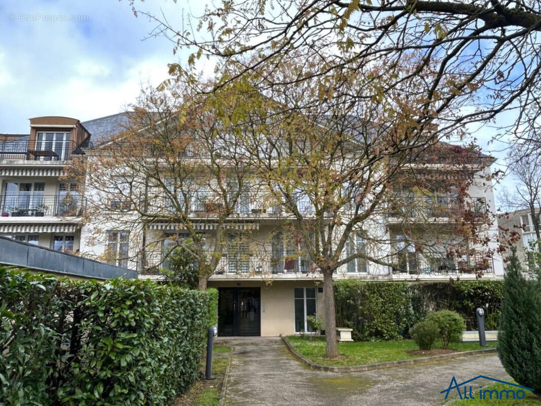 Appartement à LE PLESSIS-TREVISE