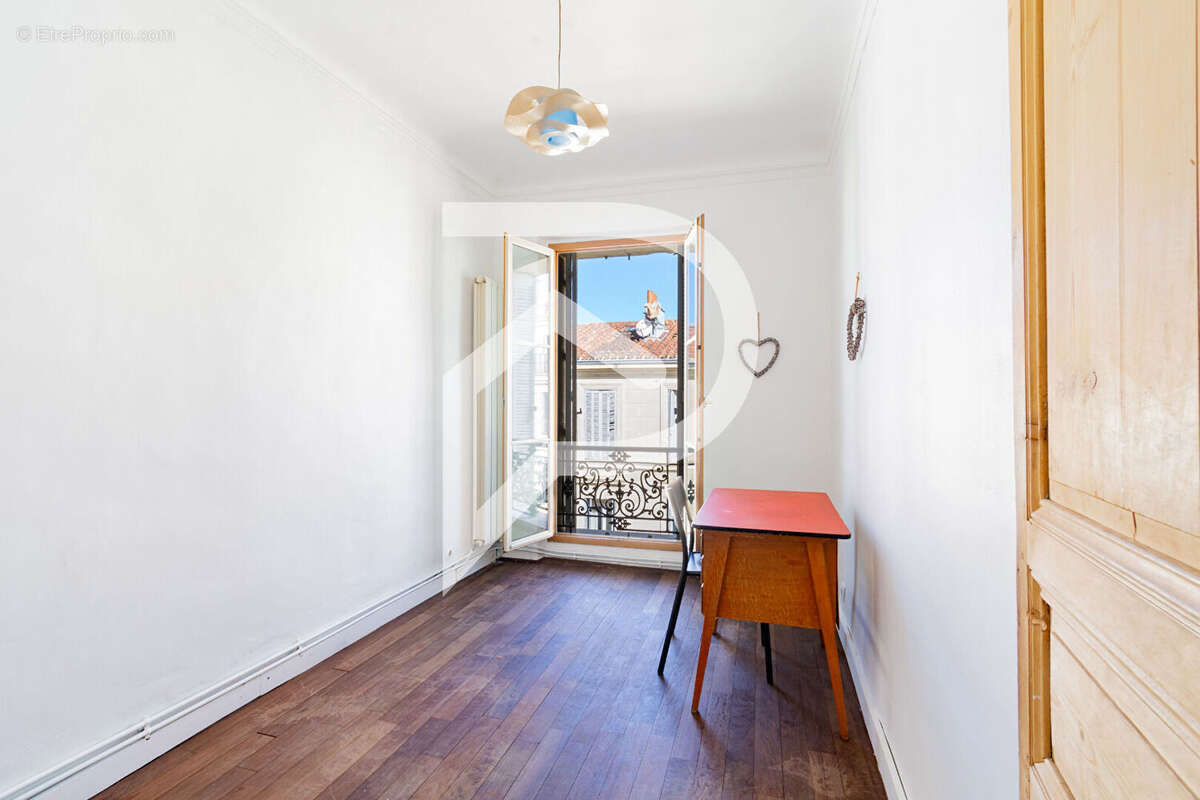 Appartement à MARSEILLE-2E