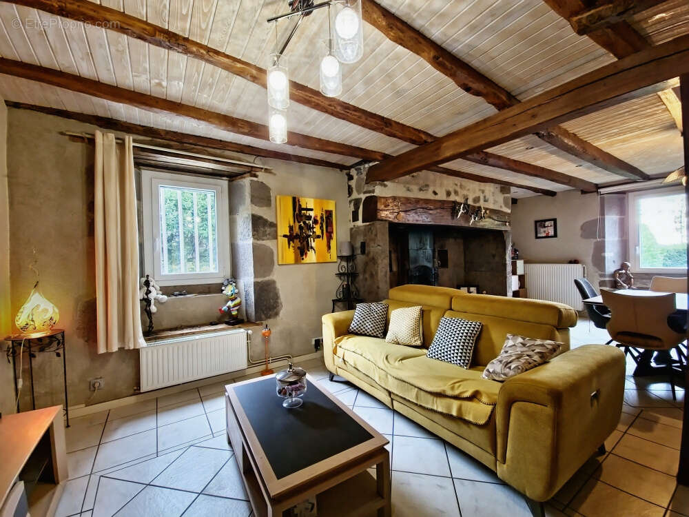 Maison à PAILHEROLS