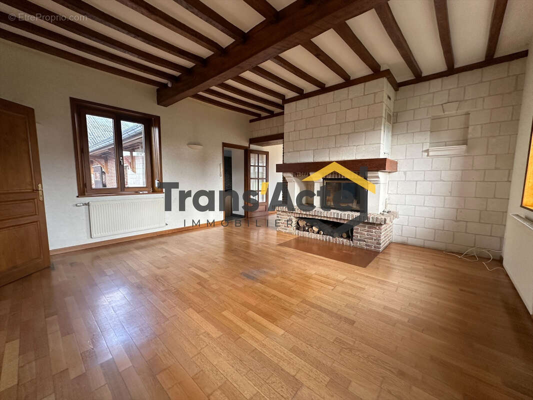 Maison à LATTRE-SAINT-QUENTIN