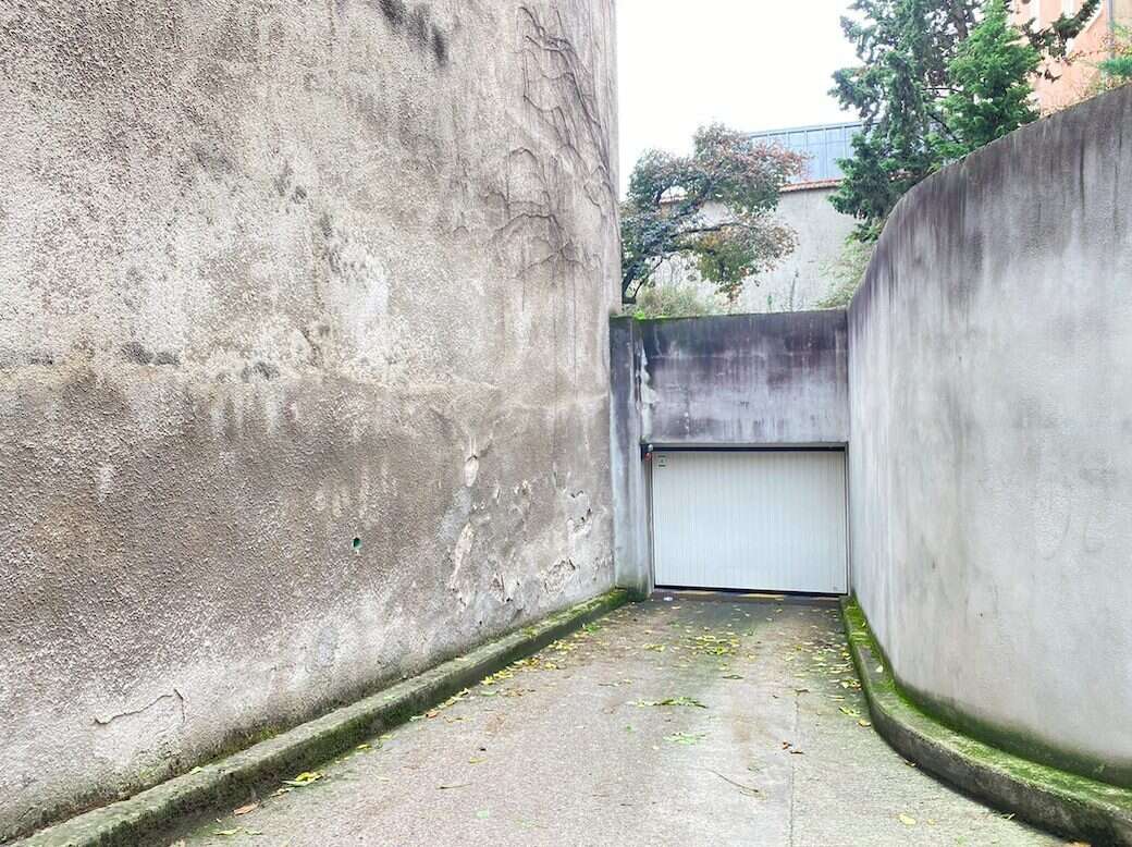 Parking à VILLEURBANNE