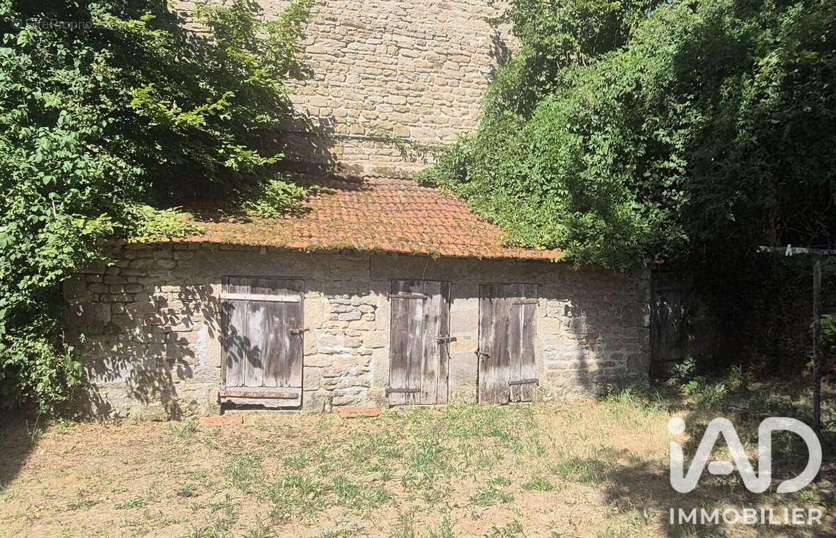 Maison 110 m² à Saint-Pierre-Bellevue  - photo 5