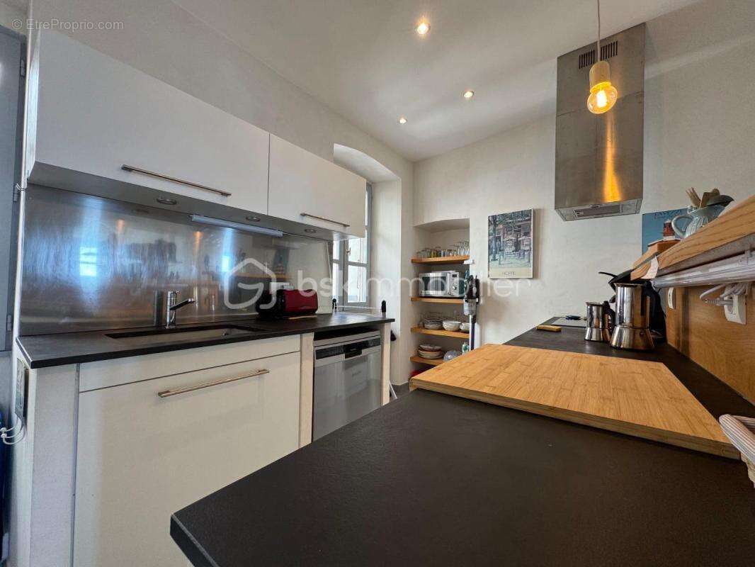 Appartement d'exception avec vue mer à Bonifacio – Une opportunité rare ! - photo 13