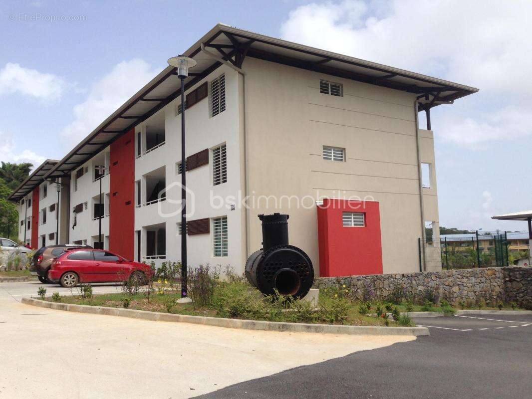 Appartement à REMIRE-MONTJOLY