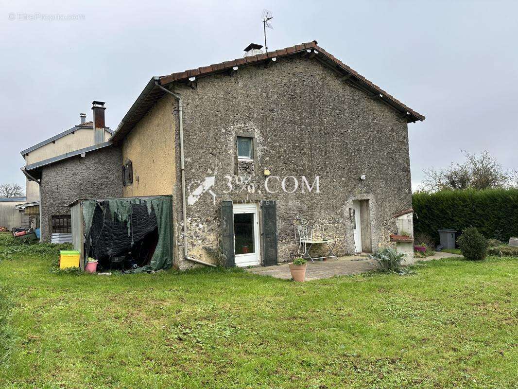 Maison à FRENOIS