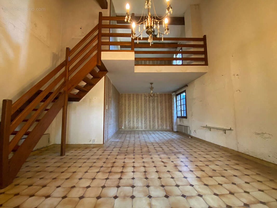 A VENDRE La Seyne Sur Mer Fabregas, VILLA  4 pièce(s) 111.5m2 de plain pied  AVEC GARAGE ET JARDIN - photo 8