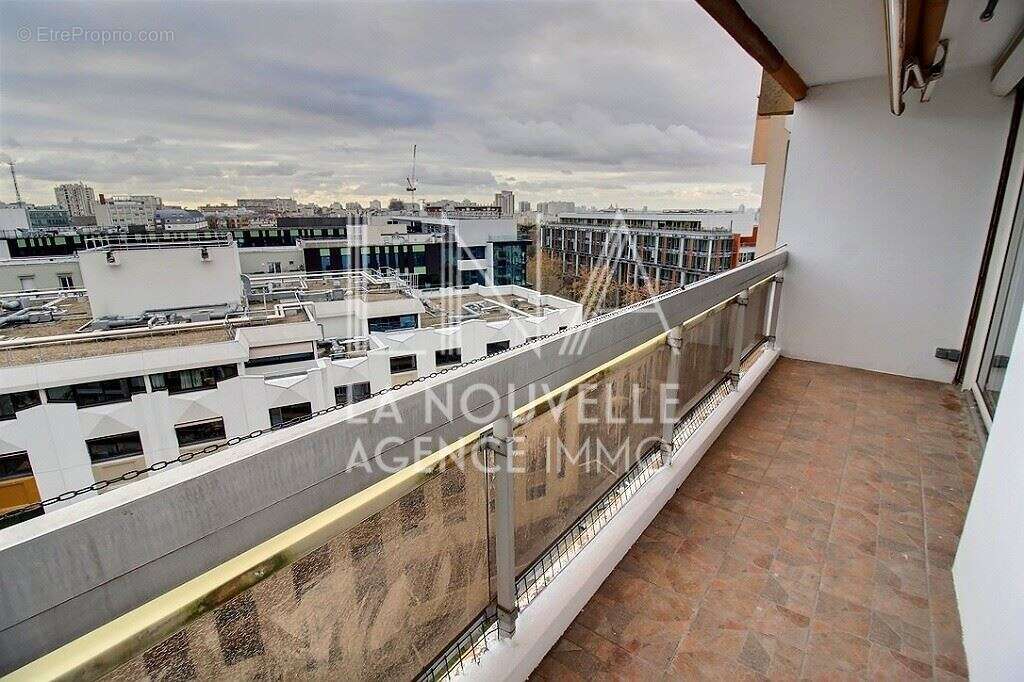 Appartement à LES LILAS