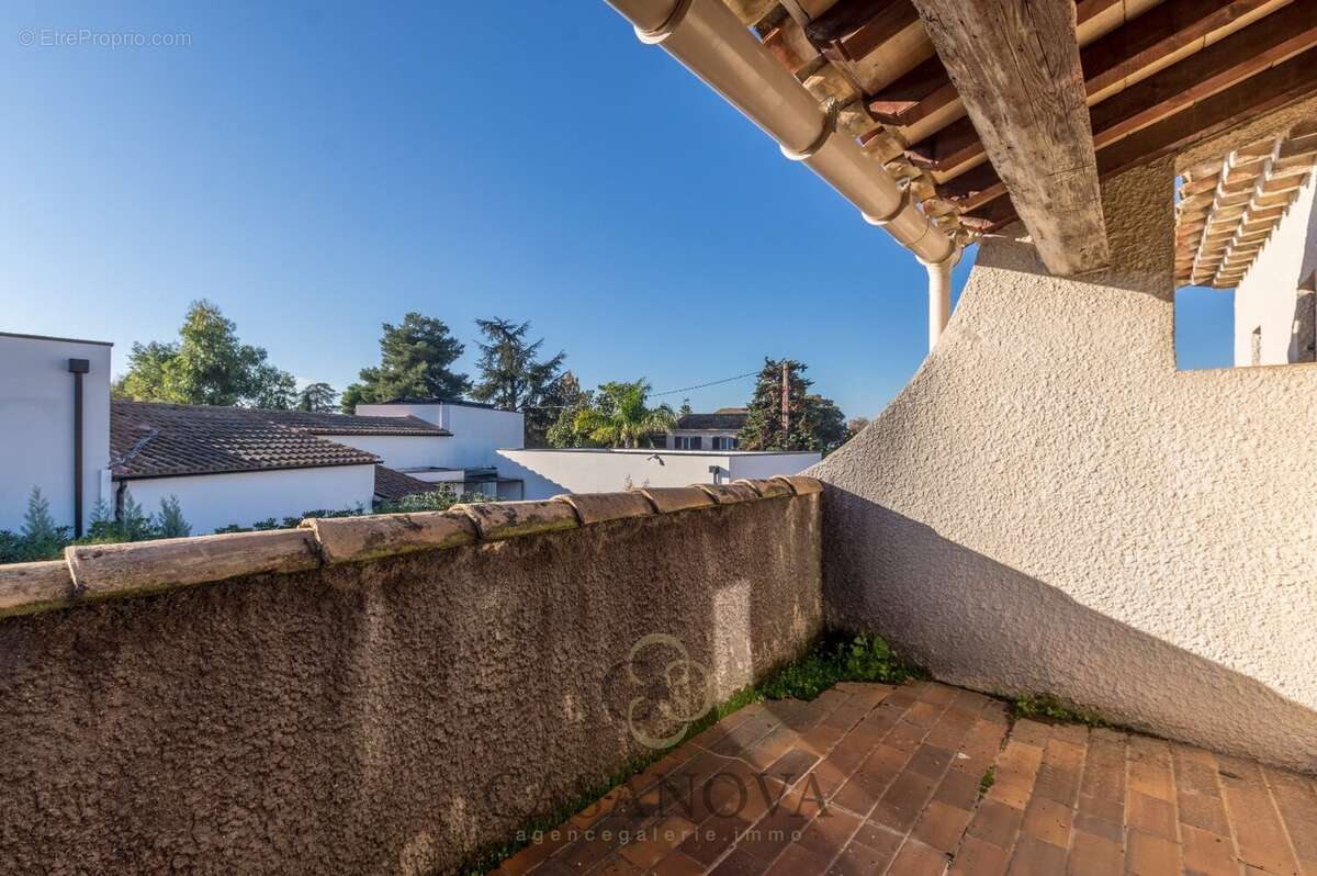 Maison à MAUGUIO