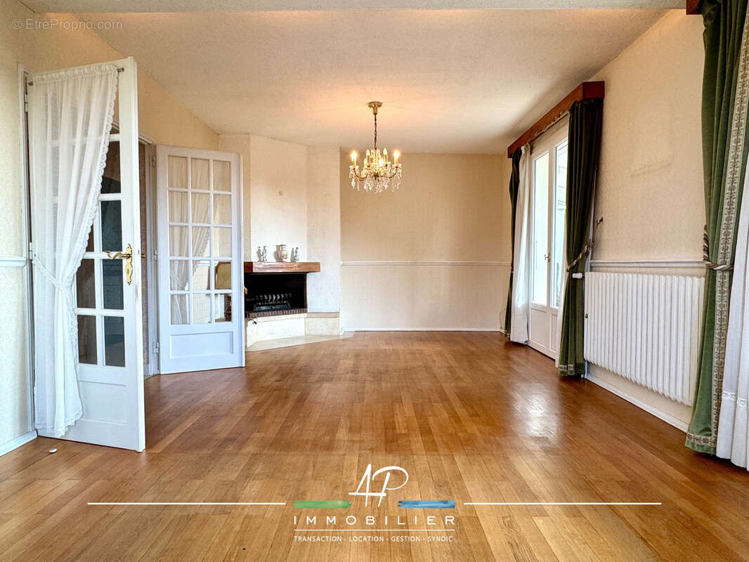 Maison à BELLENEUVE