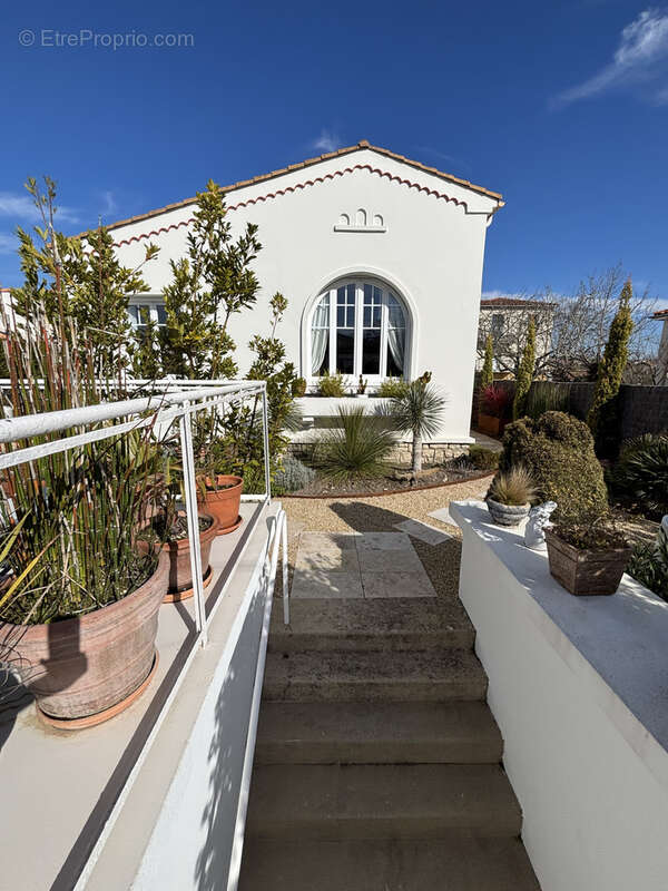 Maison à SAINT-GEORGES-DE-DIDONNE