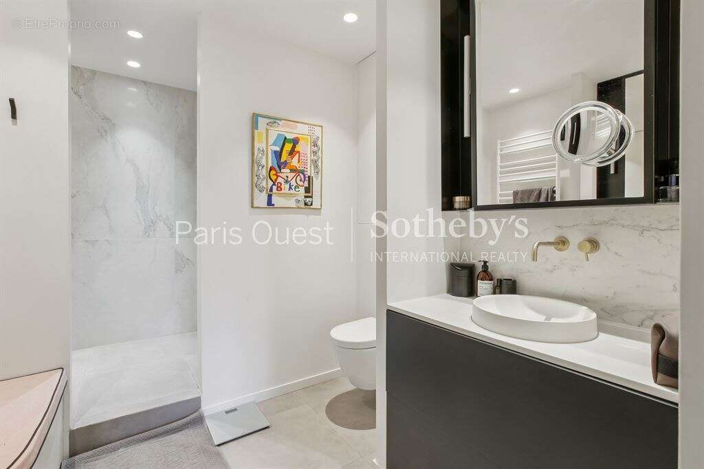 Appartement à NEUILLY-SUR-SEINE