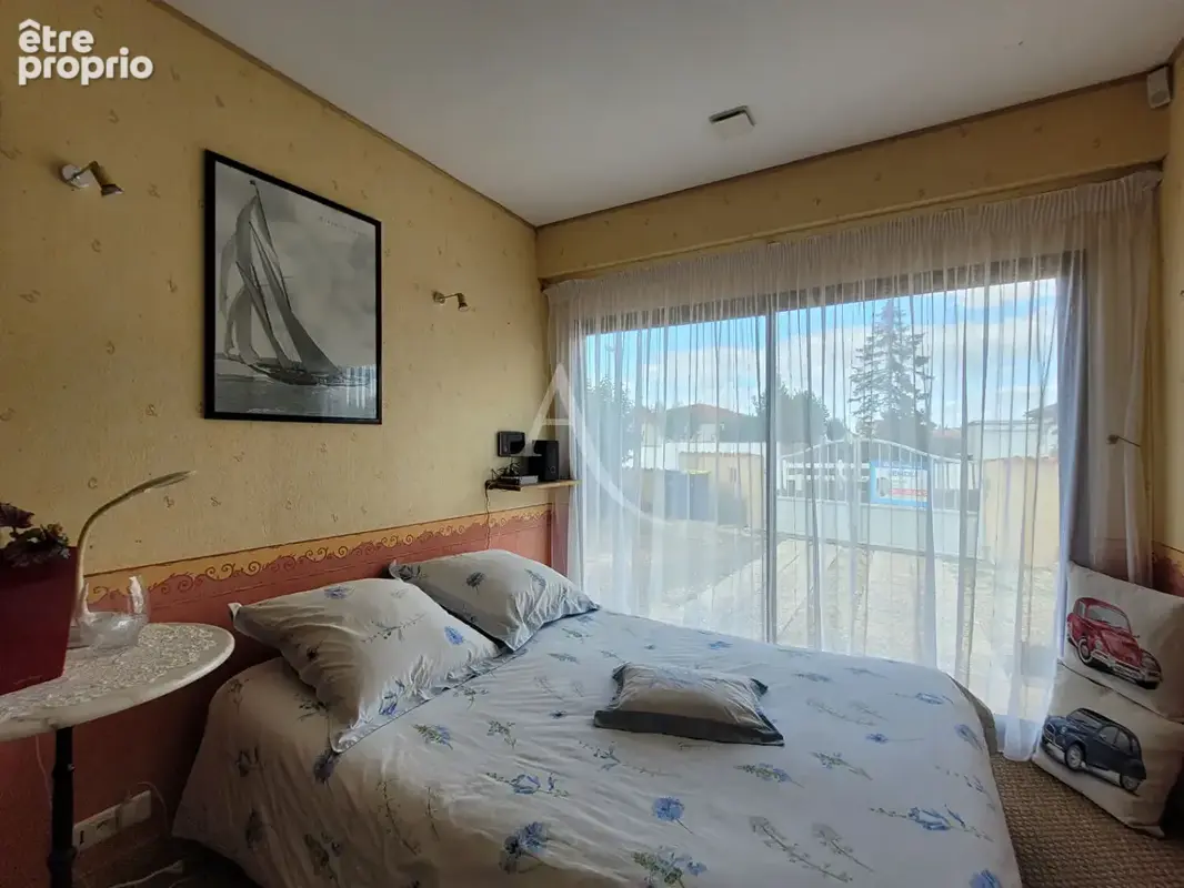 Maison de plain-pied avec piscine à La Jarrie - photo 8