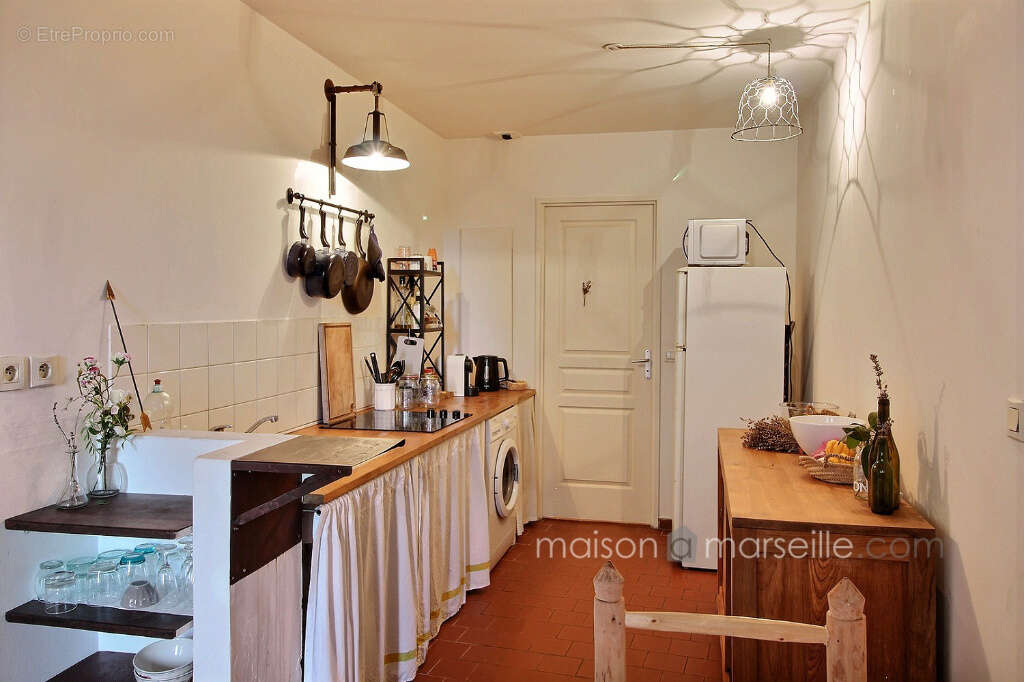 Appartement à MARSEILLE-1E