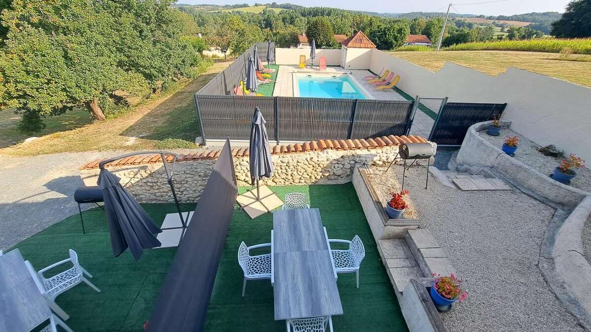 Maison à SAINT-MEARD-DE-DRONE