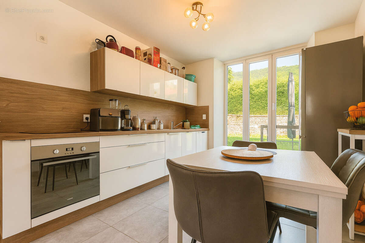 Appartement à SAINT-CERGUES