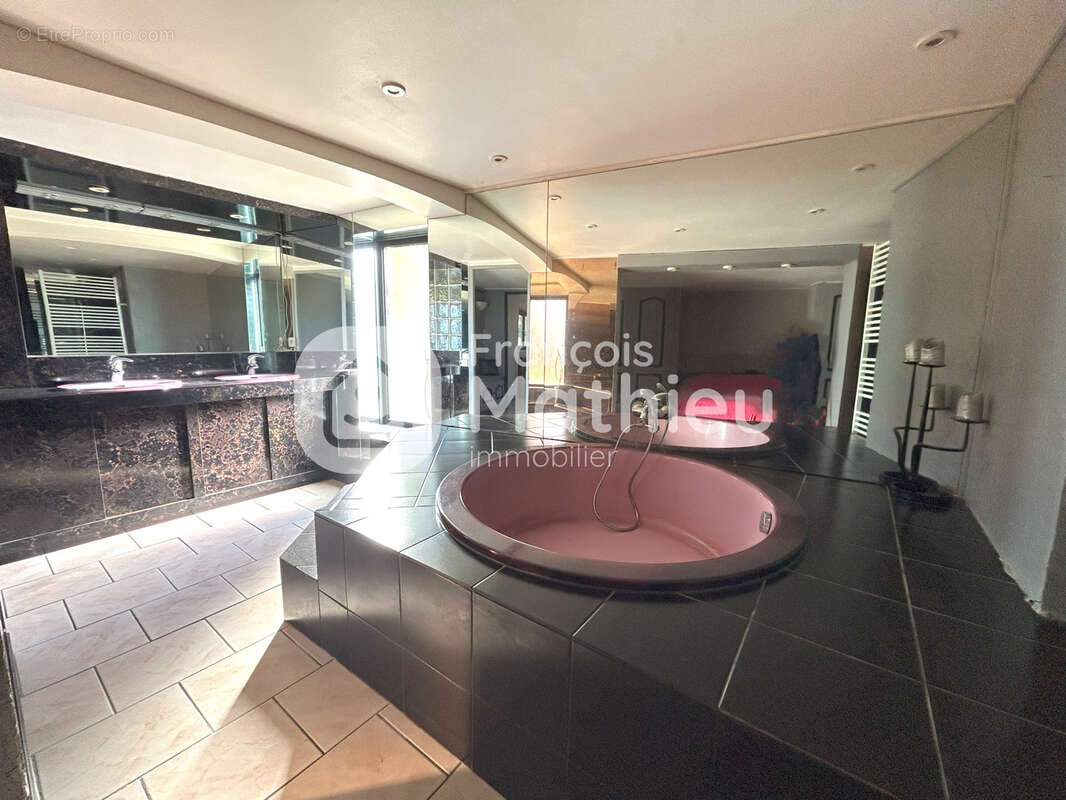 Maison à SAINT-TRIVIER-SUR-MOIGNANS