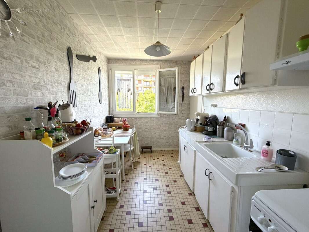 Appartement à LA CHAPELLE-SAINT-MESMIN